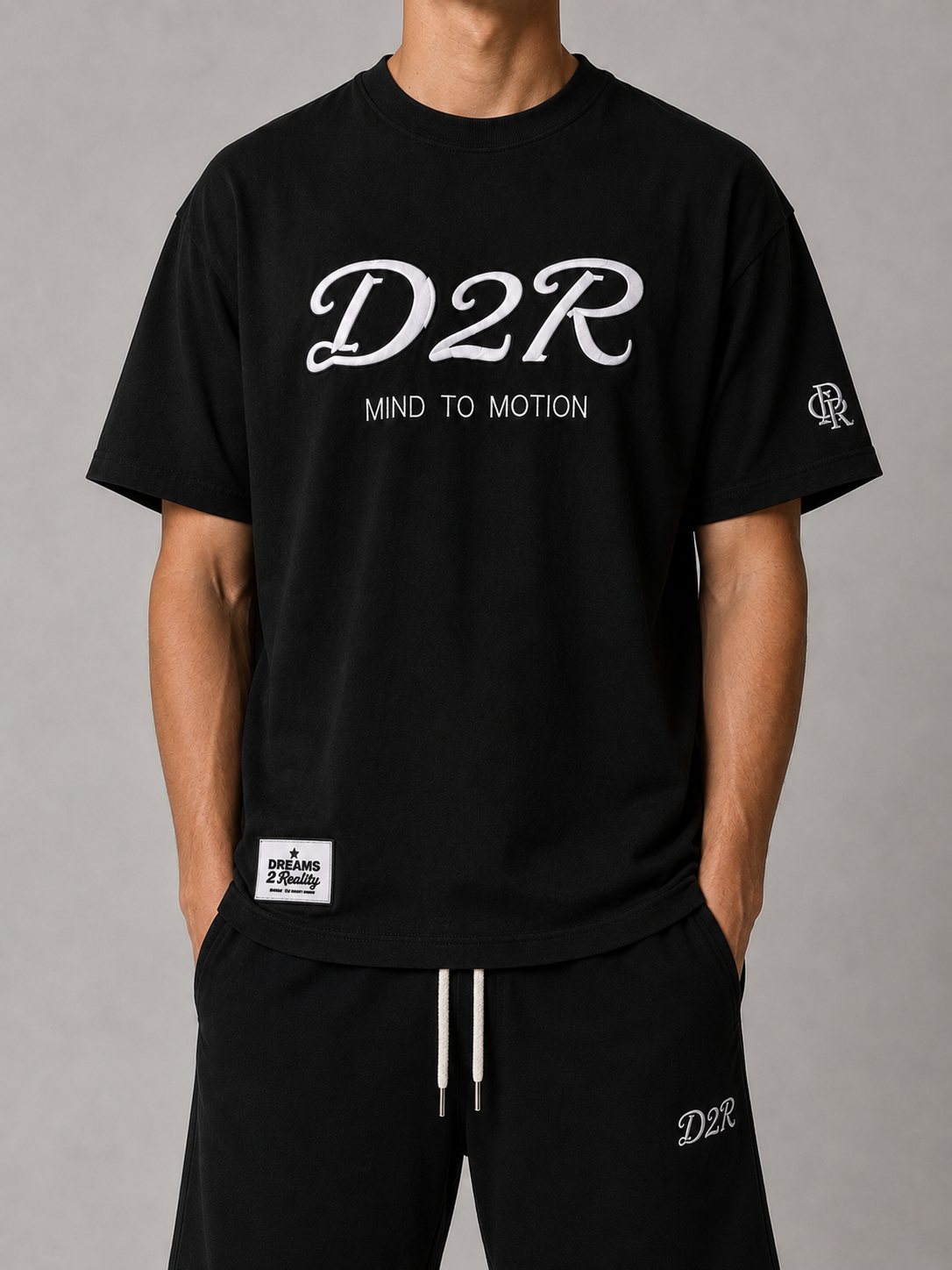 ESSENTIALS BLACK TEE