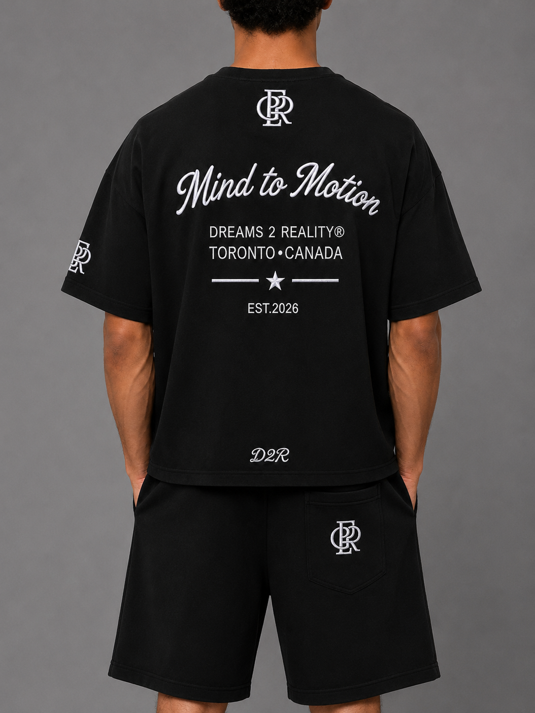 ESSENTIALS BLACK TEE