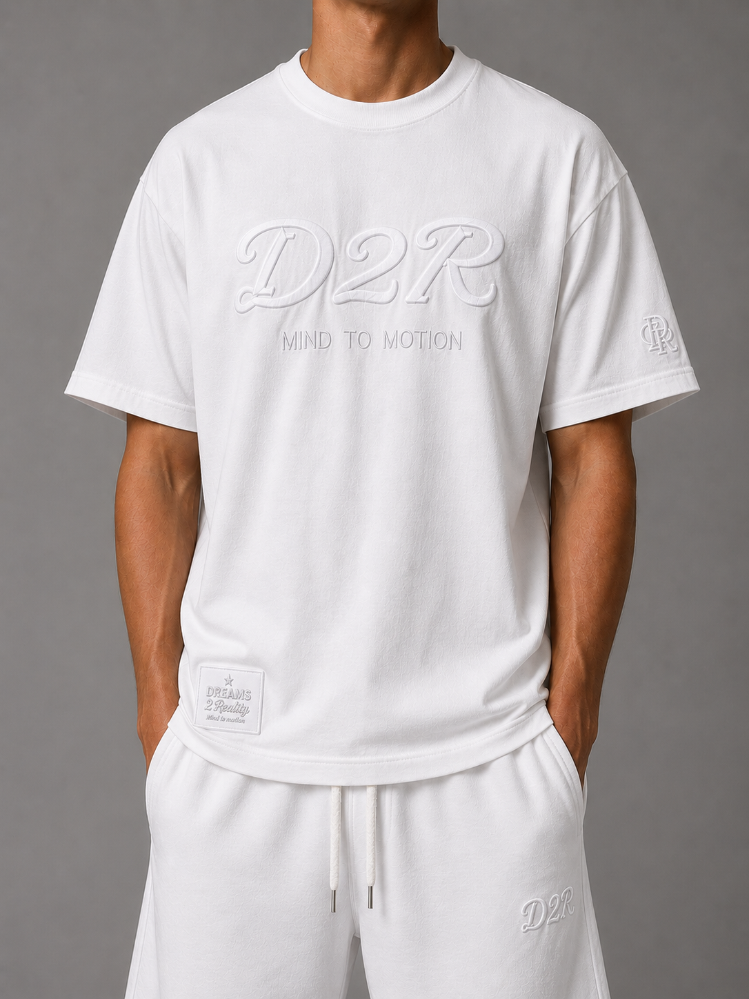 ESSENTIALS WHITE TEE