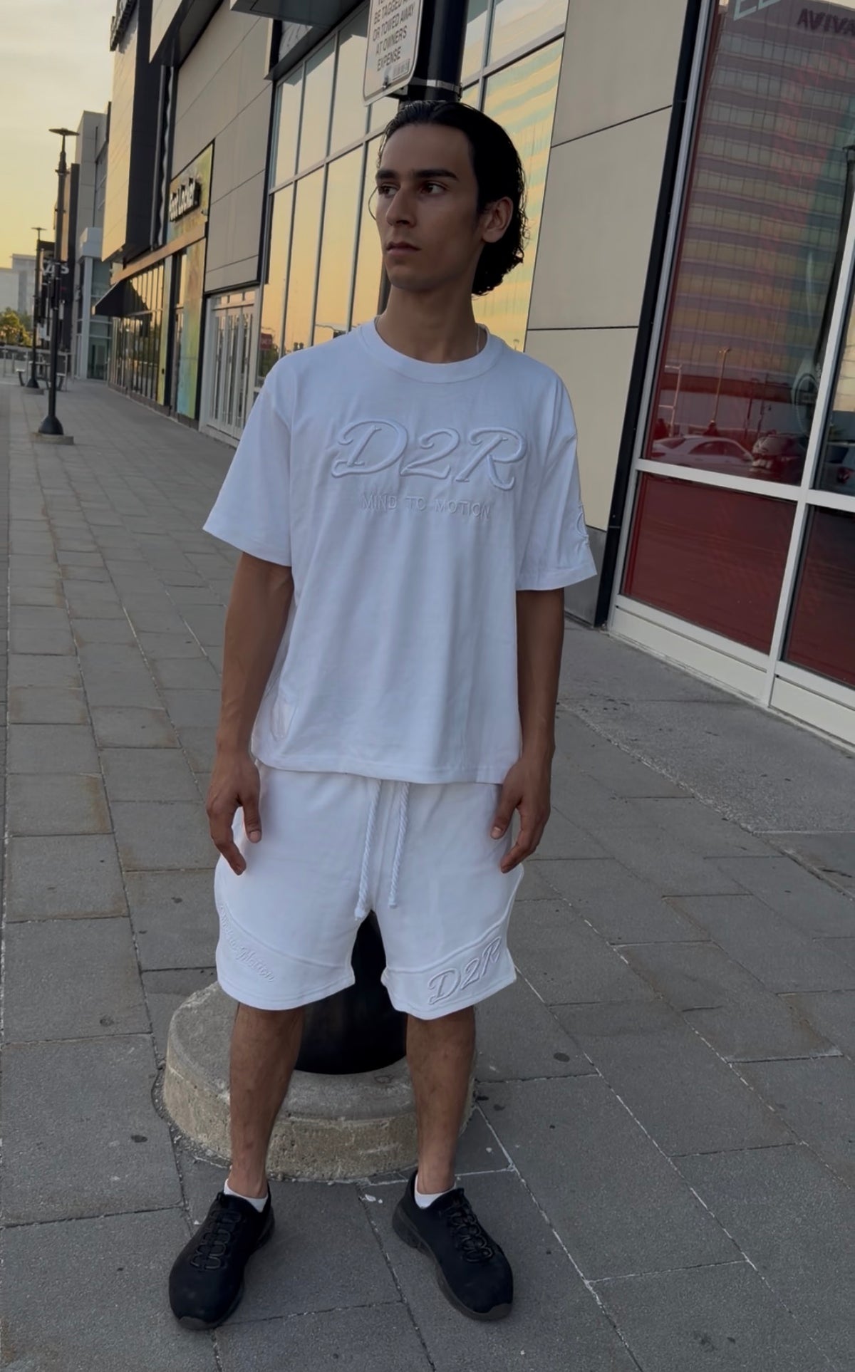ESSENTIALS WHITE SET